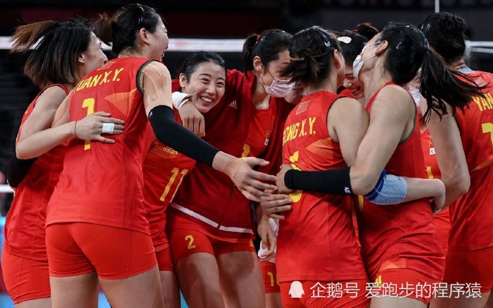 苏成峰心里一紧，忙问：你当时见过他，能不能给我形容一下他的特点，包括长相、气质？苏知非想了想，说：恩公的年纪应该跟我差不多大，很年轻，而且他肯定是华夏人或者是日籍华裔，至于他的长相，实话实说还是很帅的，五官、脸型都很硬朗，还是很有特点的。